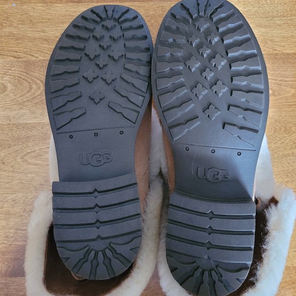 Ugg Fashion Boots - Picture 3 of 8